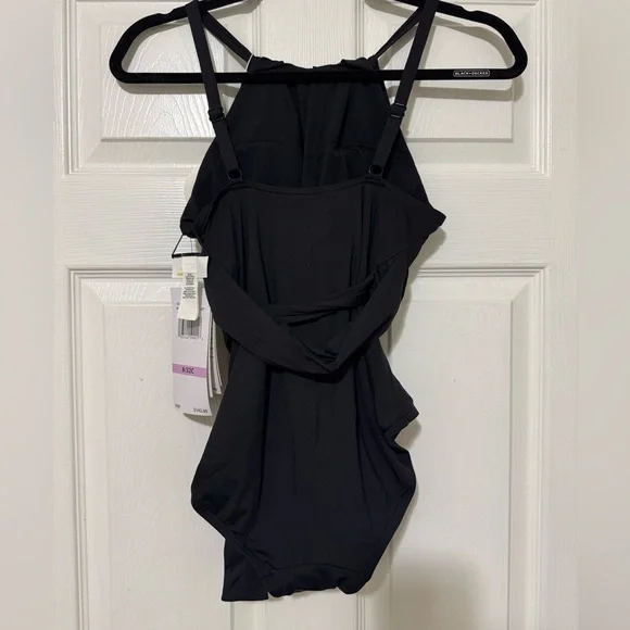 NWT Contours by Coco Reef Belted High-Neck One-Piece Swimsuit Size 8/32C - Picture 3 of 5
